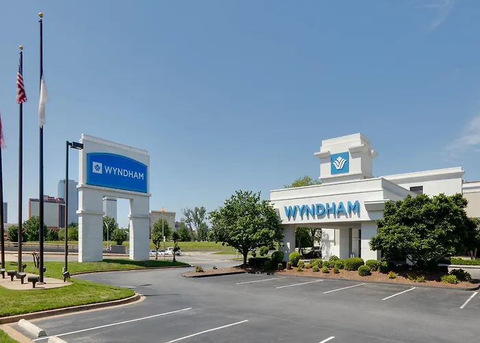 Wyndham Riverfront Hotel