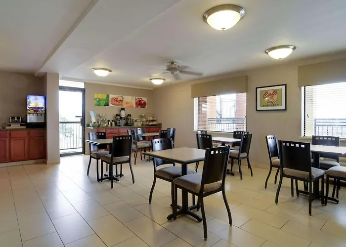 Quality Inn & Suites Clarksville