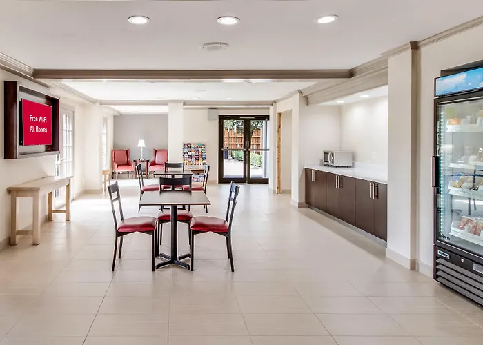 Red Roof Inn Plus+ Dallas - Addison