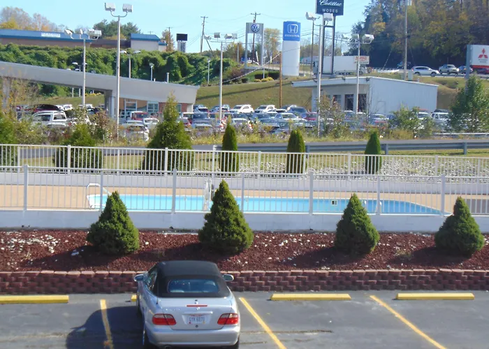 Days Inn By Wyndham Huntington
