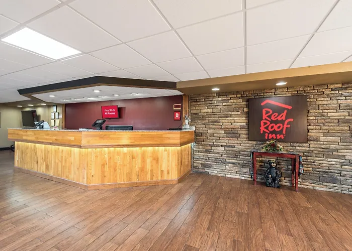 Red Roof Inn & Suites Pigeon Forge Parkway