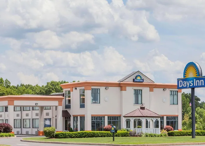 Days Inn By Wyndham Windsor Locks / Bradley Intl Airport