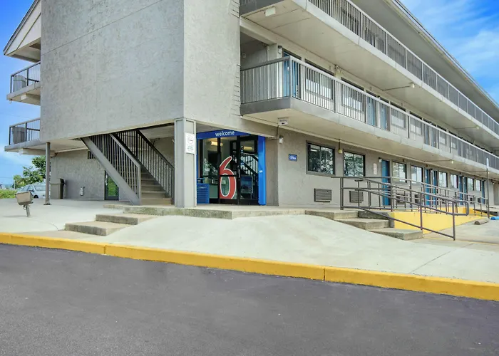 Motel 6-, Pa