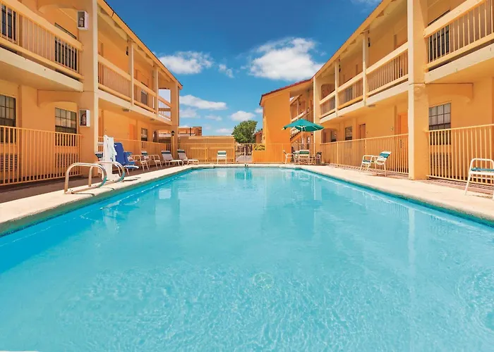 Baymont By Wyndham Lubbock - Downtown Civic Center