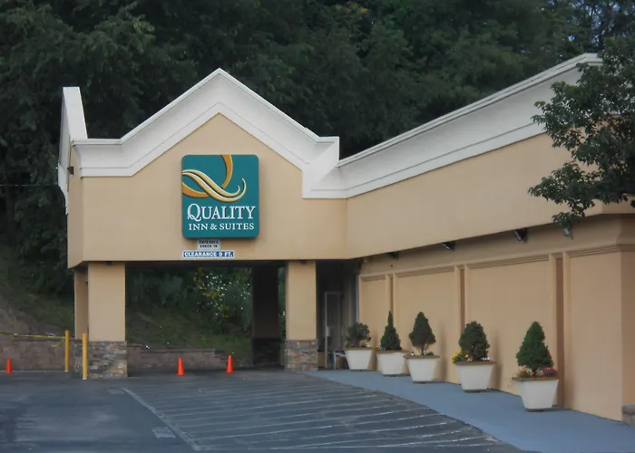 Quality Inn & Suites Indiana South