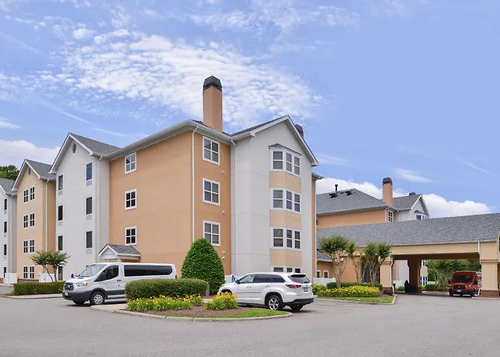 Hampton Inn & Suites -Airport - Oyster Point Area