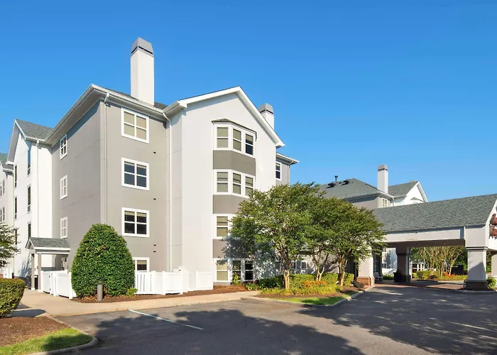 Hampton Inn & Suites -Airport - Oyster Point Area