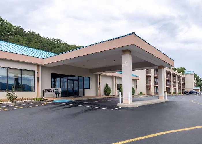 Howard Johnson Hotel & Conference Center By Wyndham Salem