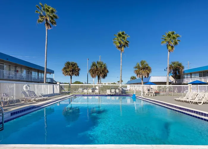 Days Inn By Wyndham Kennedy Space Center