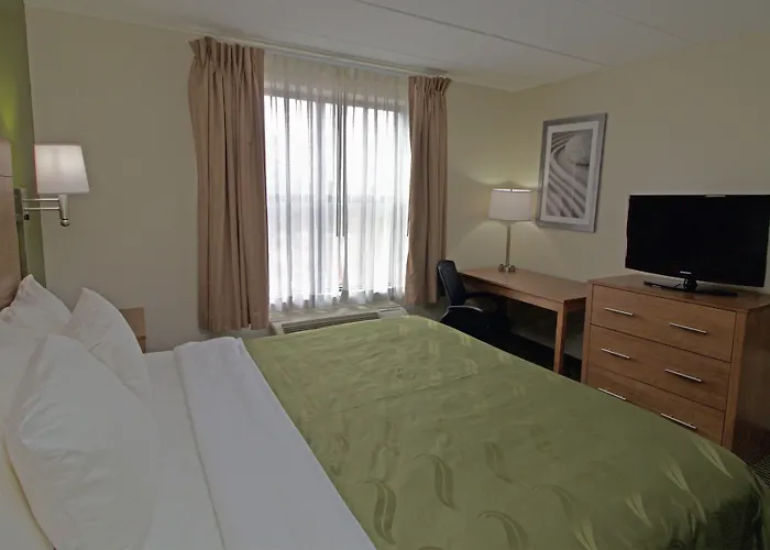 Quality Suites Lake Wright - Norfolk Airport