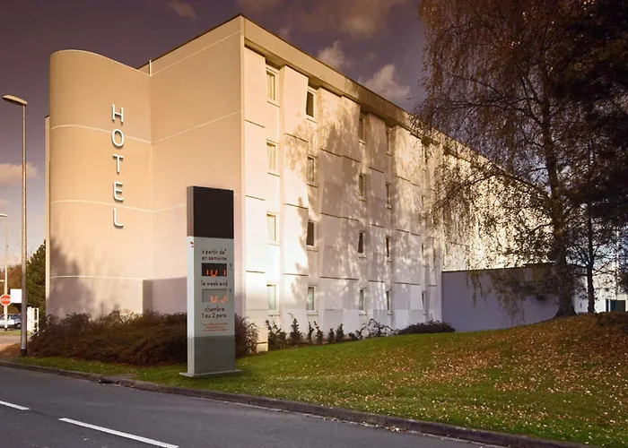 B&B HOTEL Lille Villeneuve d'Ascq Hôtel de Ville