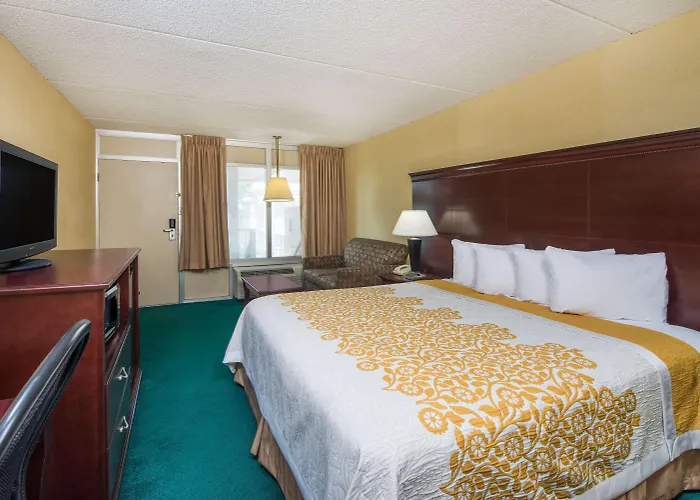 Days Inn By Wyndham Paducah I-24 Exit 4