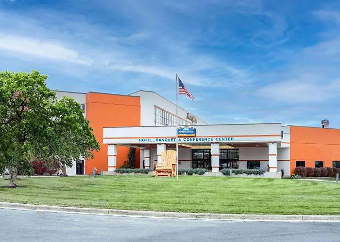 Howard Johnson By Wyndham