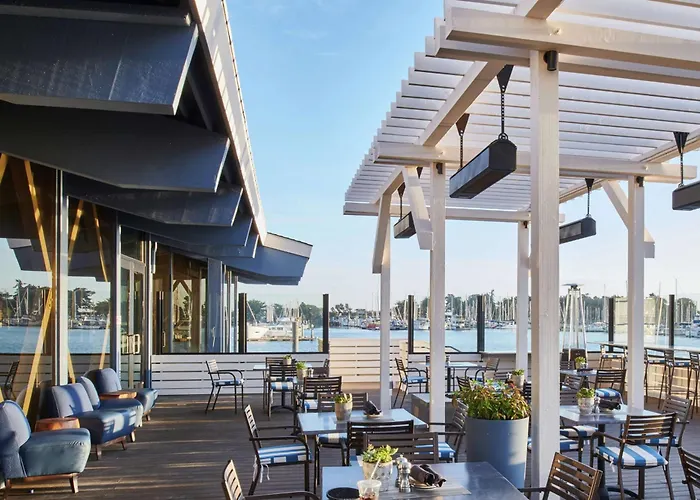 Doubletree By Hilton Marina