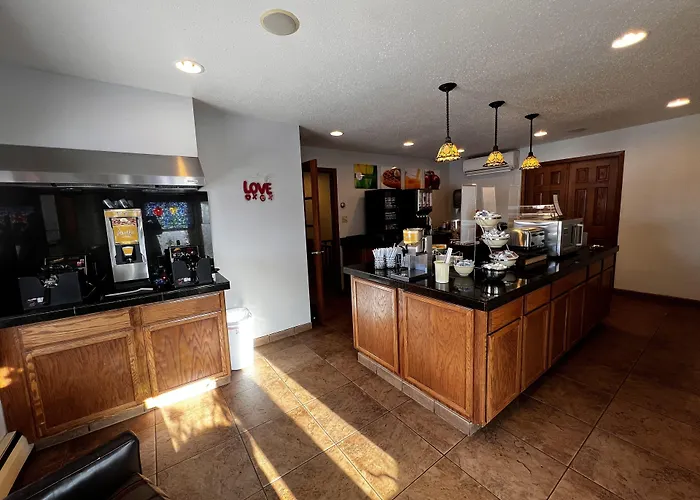 Quality Inn & Suites Detroit Lakes