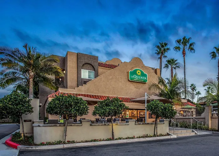La Quinta By Wyndham Carlsbad - Legoland Area Hotel