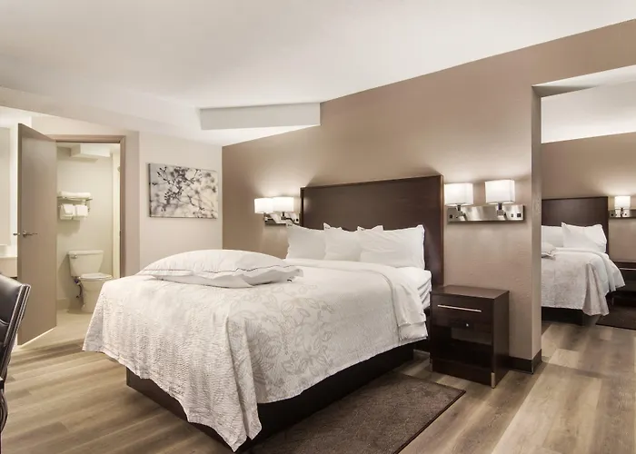 Red Roof Inn Plus & Suites Erie