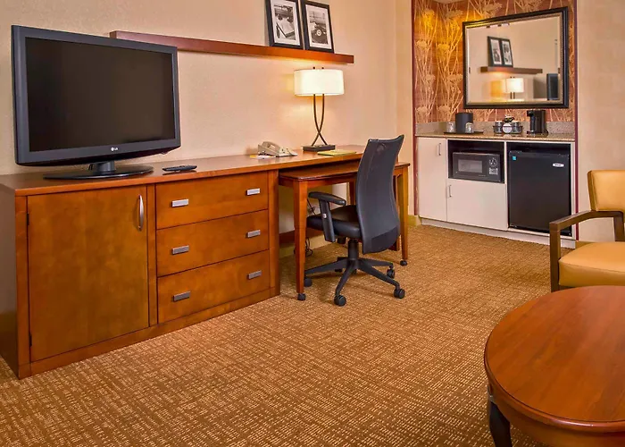 Courtyard By Marriott Rockville