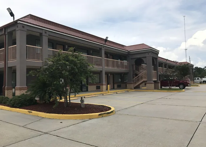 Super 8 By Wyndham Slidell
