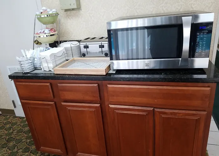 Quality Suites Paducah I-24