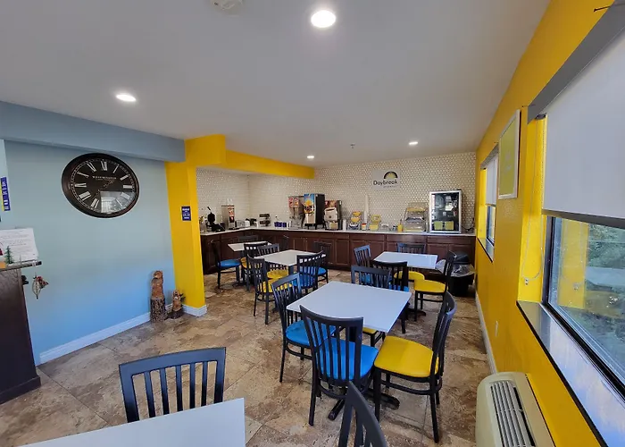 Days Inn By Wyndham Ruidoso Downs
