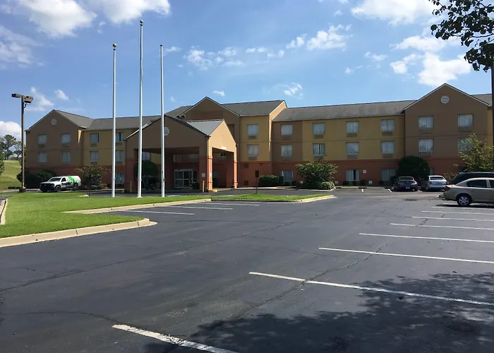 Red Roof Inn Plus & Suites Vicksburg