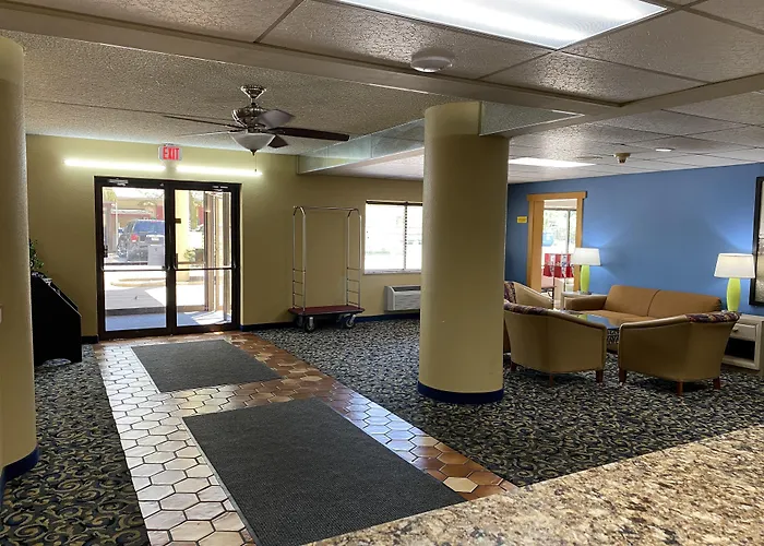 Super 8 By Wyndham Port Clinton