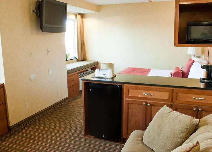 Quality Inn & Suites North-Polaris