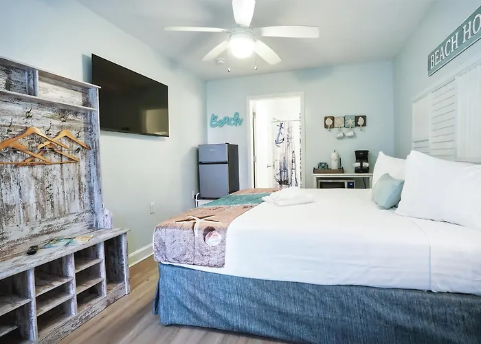 Lighthouse Resort: Inn & Suites Fort Myers Beach