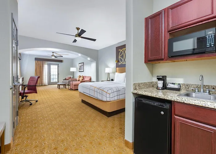 La Quinta By Wyndham Marble Falls