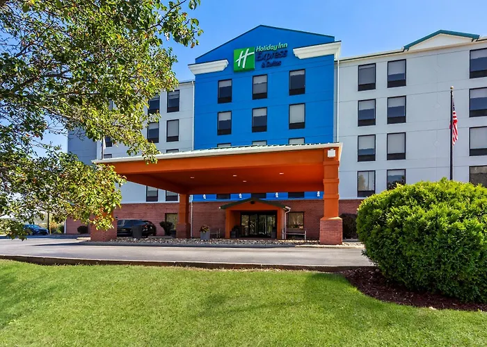 Holiday Inn Express & Suites Charleston-Southridge By Ihg