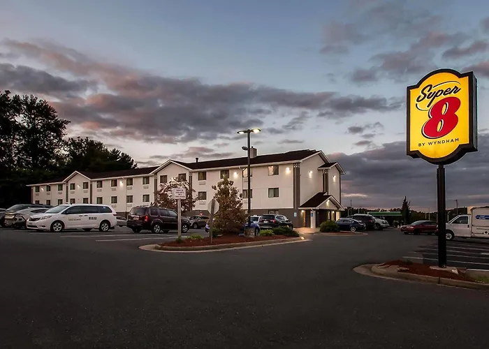 Super 8 By Wyndham Dumfries/Quantico