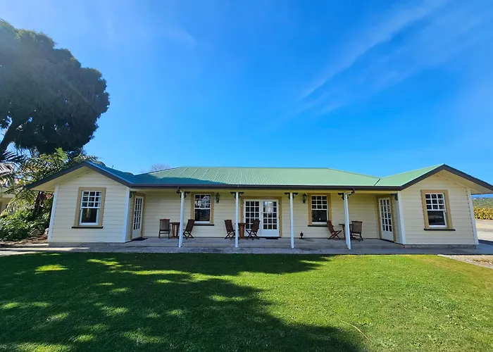 Karamea Hotel