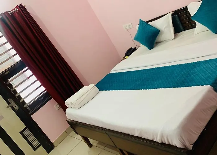 Mahadev Hotel !! Near Chandigarh Int'L Airport !