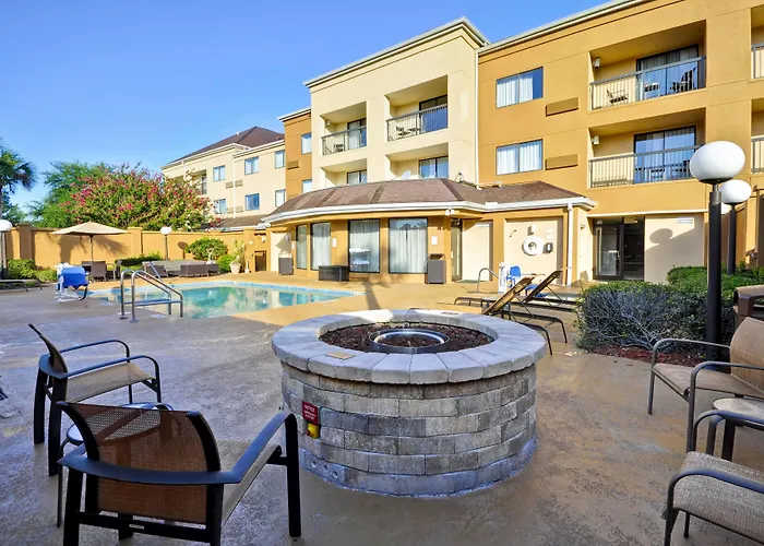 Courtyard By Marriott Jacksonville Airport/ Northeast