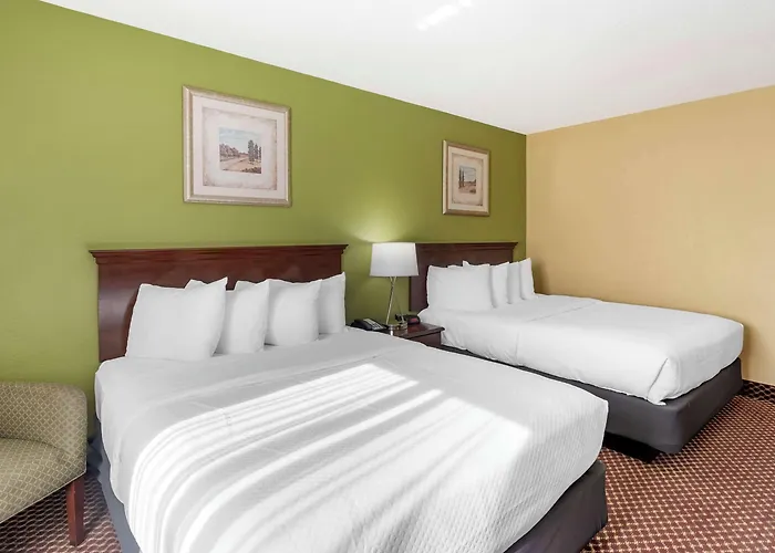 Quality Inn & Suites Bloomington University Area