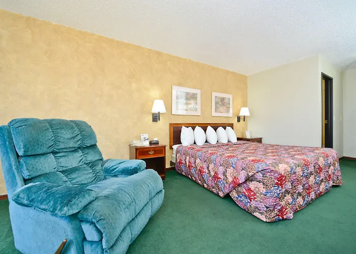 Days Inn By Wyndham Ozark Springfield