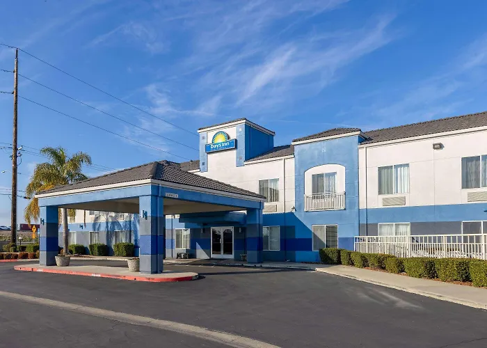 Days Inn By Wyndham Lathrop