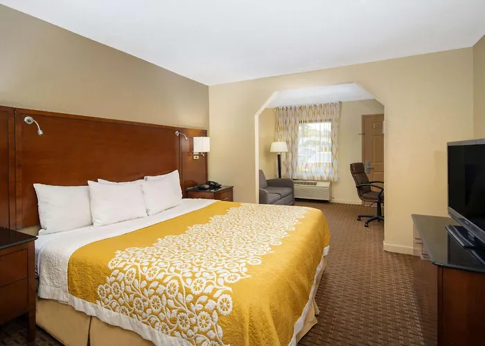 Days Inn By Wyndham Thomaston