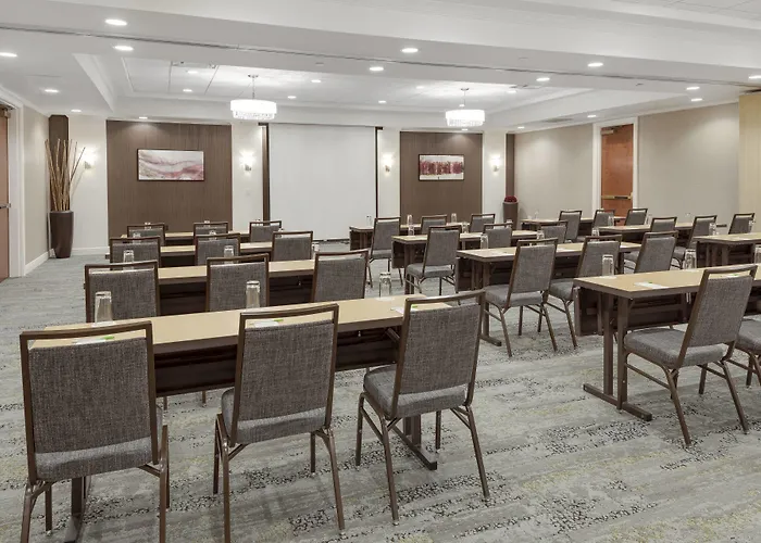 Courtyard By Marriott Portsmouth Hotel