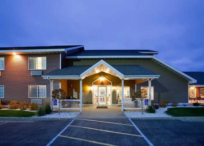 Paynesville Inn & Suites