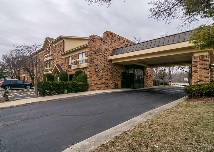 Motel 6-, Il
