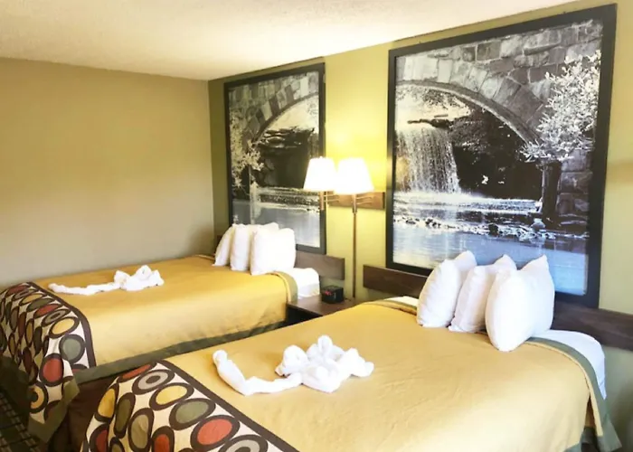 Super 8 By Wyndham Russellville