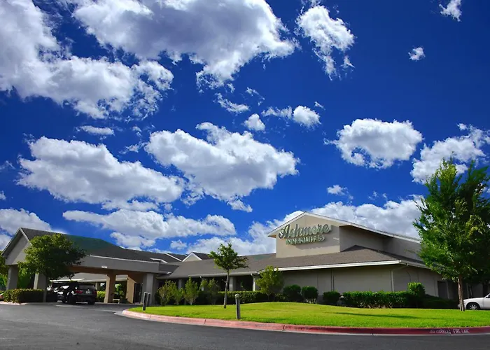 Ashmore Inn And Suites