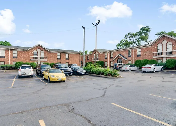 Motel 6-, Il