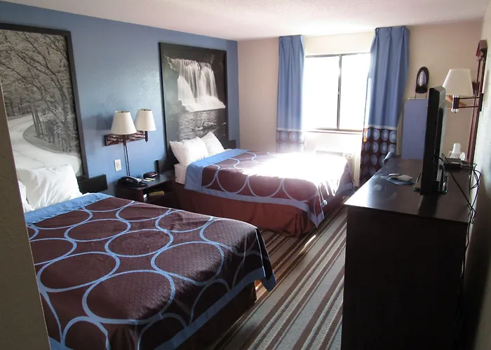 Super 8 By Wyndham Columbus Edinburgh