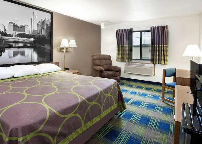 Super 8 By Wyndham Columbus Motel