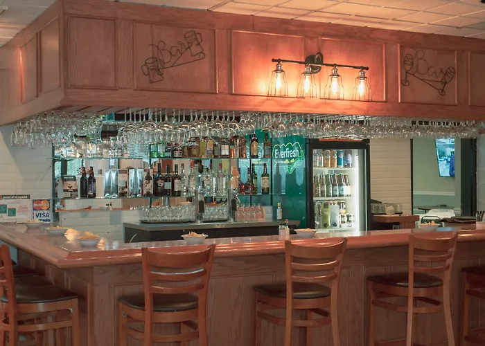 Harrison Lake Hotel