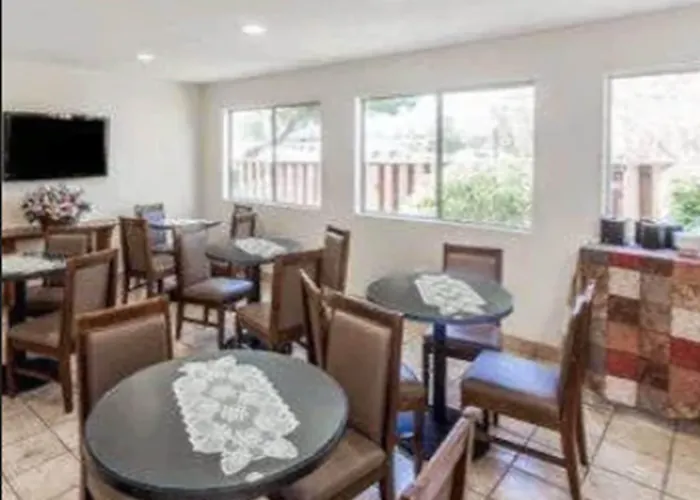 Days Inn By Wyndham San Marcos