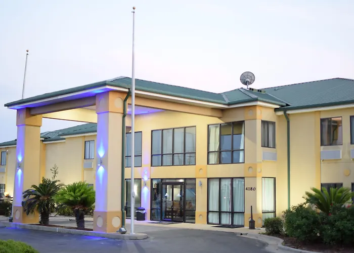 Days Inn By Wyndham Montgomery